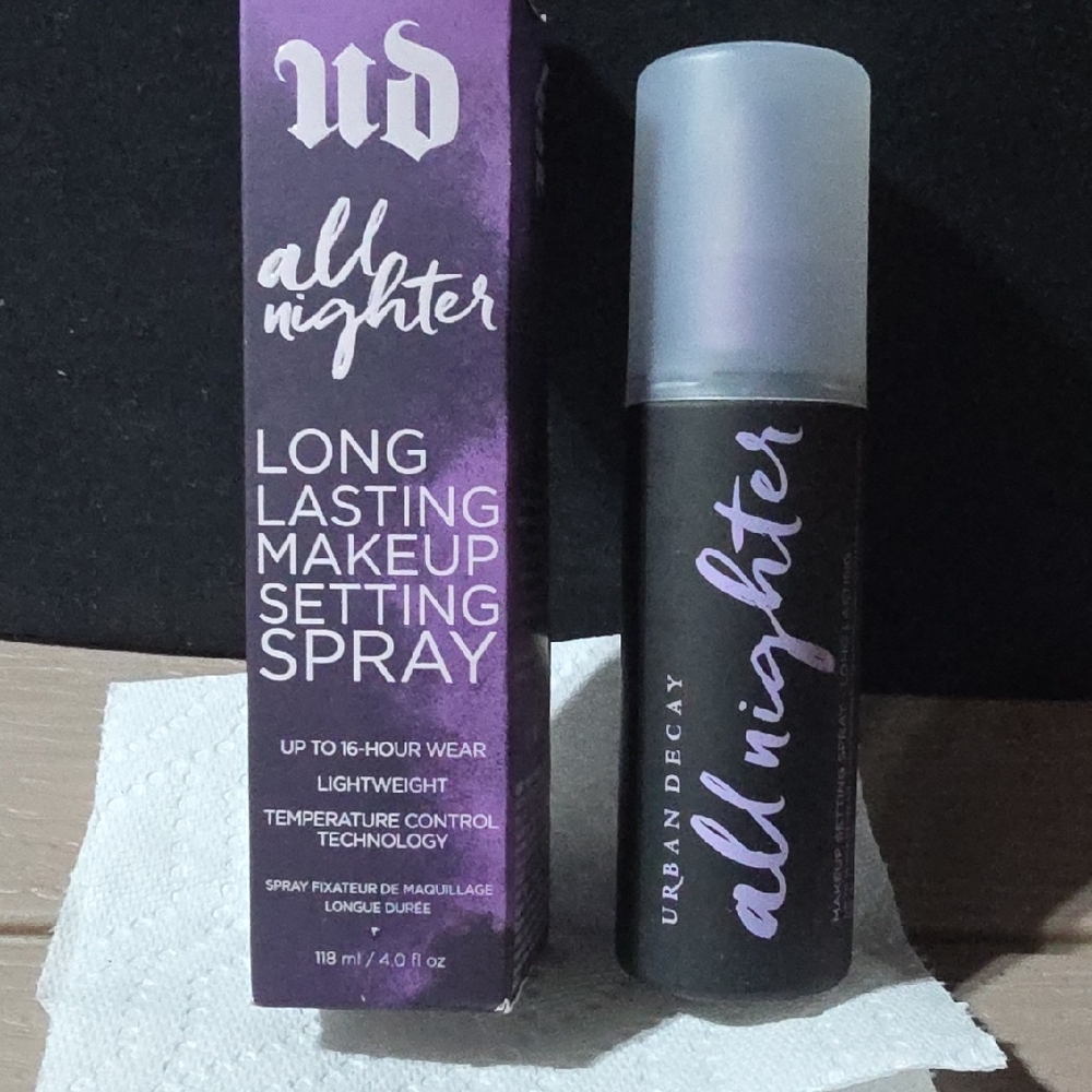 Urban Decay All Nighter Setting Spray - Clear When Applied